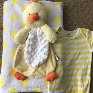 ✨SOLD✨Baby Blanket with Ducky and Onesie